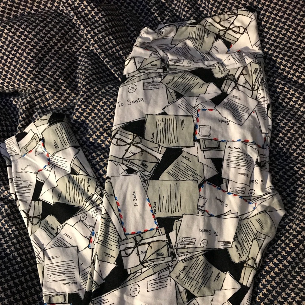 TC LULAROE CHRISTMAS LEGGINGS